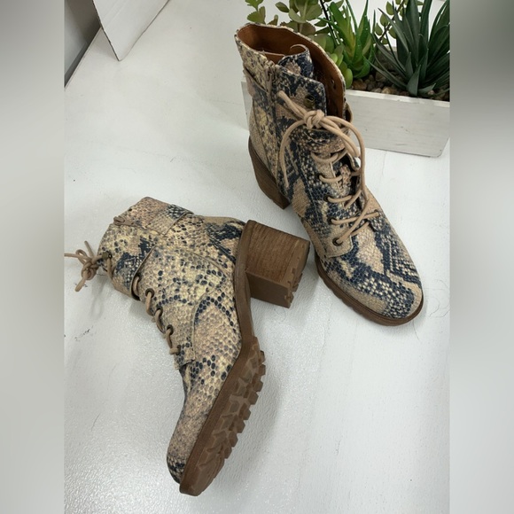 Snakeskin Lace-Up Ankle Boots in new condition - Picture 5 of 7